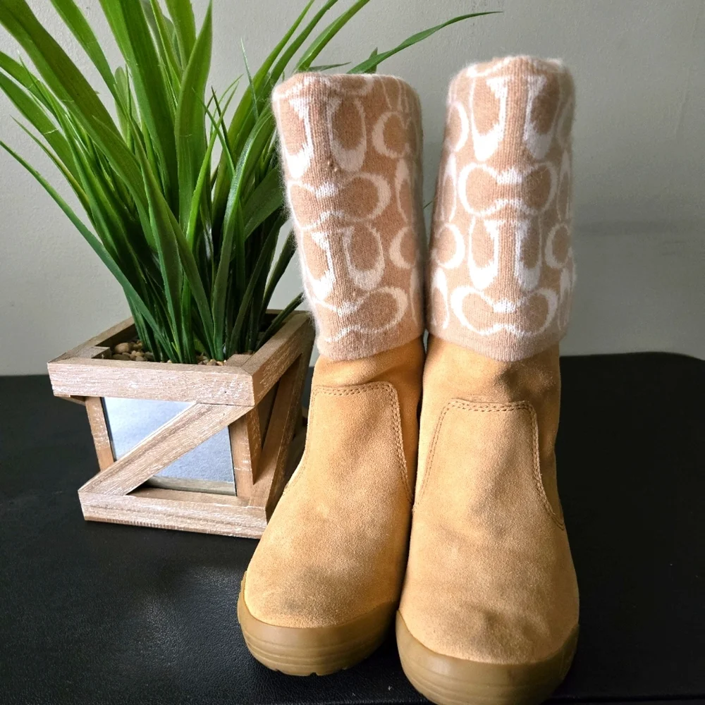 Coach boots sz 5 1/2 - Picture 1 of 9